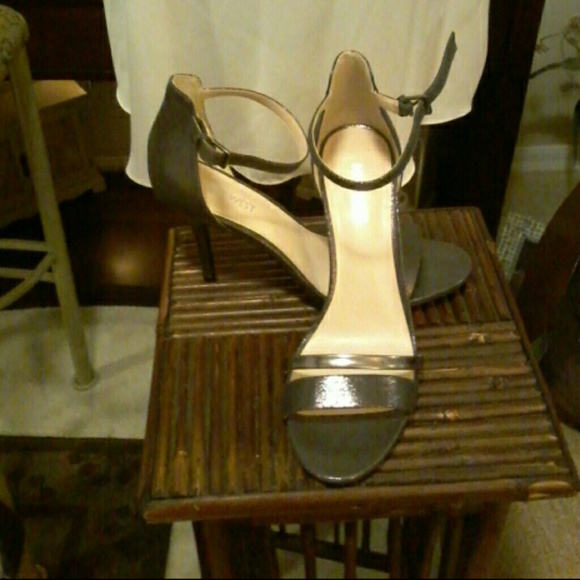 **SOLD**   Blouse - Picture 4 of 4